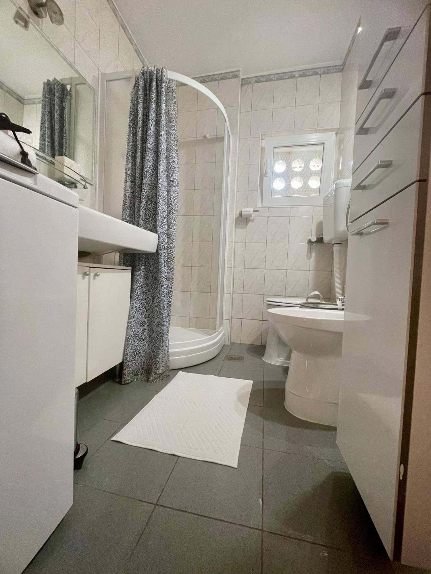 Dinka Old Town Apartment With Sea View Трогір Екстер'єр фото